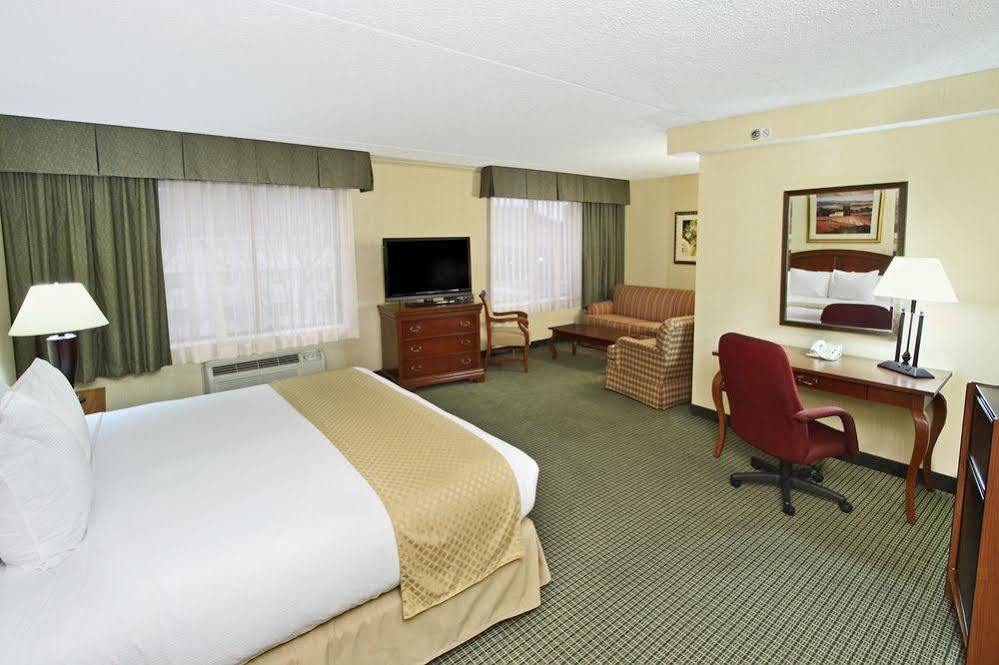 Doubletree By Hilton Mahwah Hotell Exteriör bild